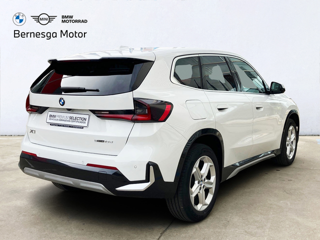BMW X1 sDrive18d color Blanco. Año 2024. 110KW(150CV). Diésel. En concesionario Bernesga Motor León (Bmw y Mini) de León