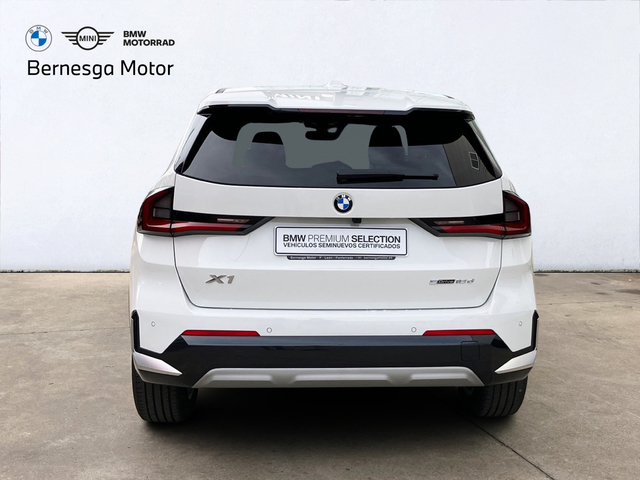BMW X1 sDrive18d color Blanco. Año 2024. 110KW(150CV). Diésel. En concesionario Bernesga Motor León (Bmw y Mini) de León