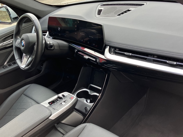 BMW X1 sDrive18d color Blanco. Año 2024. 110KW(150CV). Diésel. En concesionario Bernesga Motor León (Bmw y Mini) de León