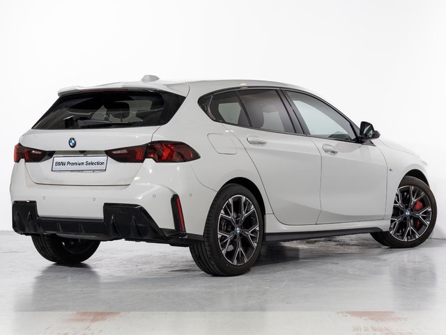 BMW Serie 1 118d color Blanco. Año 2024. 110KW(150CV). Diésel. En concesionario Oliva Motor Girona de Girona