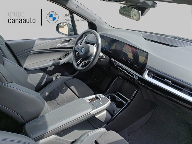 BMW Serie 2 230e Active Tourer color Negro. Año 2024. 240KW(326CV). Híbrido Electro/Gasolina. En concesionario LAS CHAFIRAS de Sta. C. Tenerife