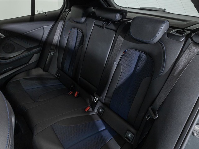 BMW Serie 1 118d color Gris. Año 2024. 110KW(150CV). Diésel. En concesionario Oliva Motor Girona de Girona