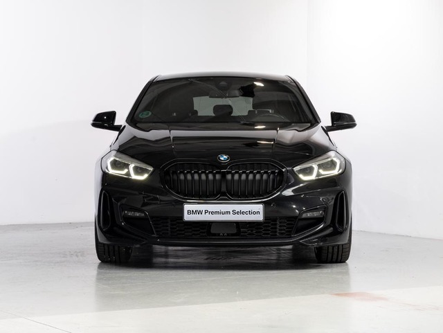BMW Serie 1 118i color Negro. Año 2024. 103KW(140CV). Gasolina. En concesionario Oliva Motor Girona de Girona