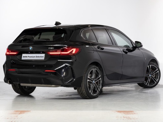 BMW Serie 1 118i color Negro. Año 2024. 103KW(140CV). Gasolina. En concesionario Oliva Motor Girona de Girona