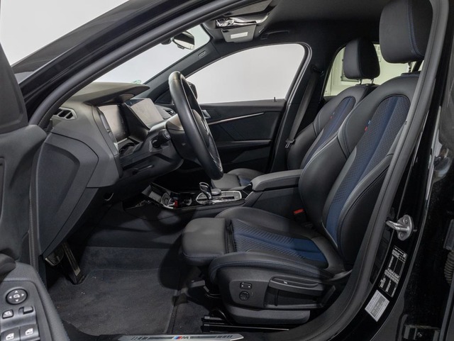 BMW Serie 1 118i color Negro. Año 2024. 103KW(140CV). Gasolina. En concesionario Oliva Motor Girona de Girona