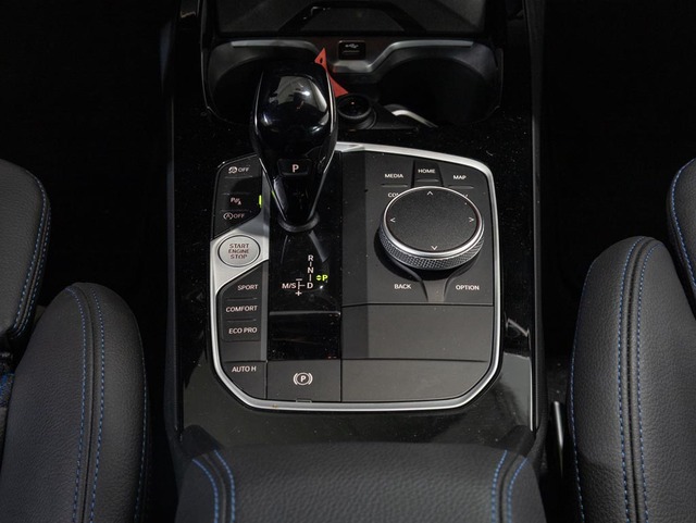 BMW Serie 1 118i color Negro. Año 2024. 103KW(140CV). Gasolina. En concesionario Oliva Motor Girona de Girona