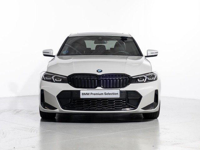 BMW Serie 3 320d color Blanco. Año 2024. 140KW(190CV). Diésel. En concesionario Oliva Motor Girona de Girona