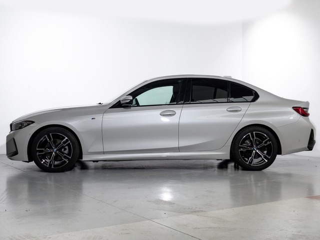 BMW Serie 3 320d color Blanco. Año 2024. 140KW(190CV). Diésel. En concesionario Oliva Motor Girona de Girona