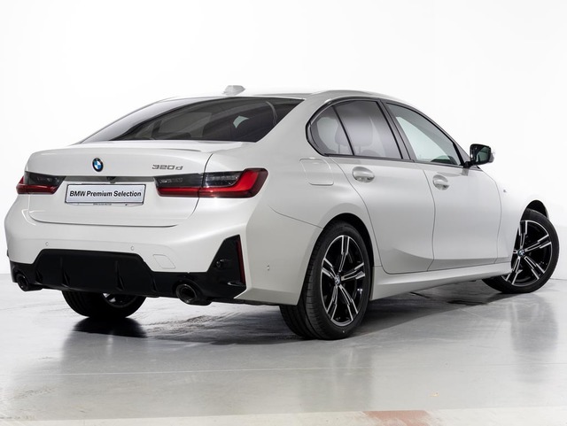 BMW Serie 3 320d color Blanco. Año 2024. 140KW(190CV). Diésel. En concesionario Oliva Motor Girona de Girona