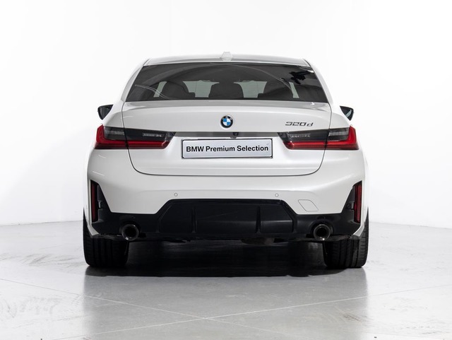 BMW Serie 3 320d color Blanco. Año 2024. 140KW(190CV). Diésel. En concesionario Oliva Motor Girona de Girona