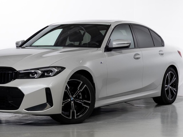 BMW Serie 3 320d color Blanco. Año 2024. 140KW(190CV). Diésel. En concesionario Oliva Motor Girona de Girona