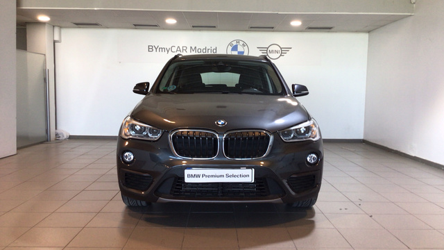BMW X1 sDrive18d color Gris. Año 2017. 110KW(150CV). Diésel. En concesionario BYmyCAR Madrid - Alcalá de Madrid