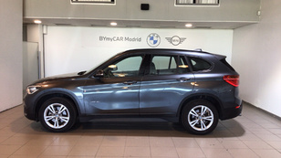 Fotos de BMW X1 sDrive18d color Gris. Año 2017. 110KW(150CV). Diésel. En concesionario BYmyCAR Madrid - Alcalá de Madrid