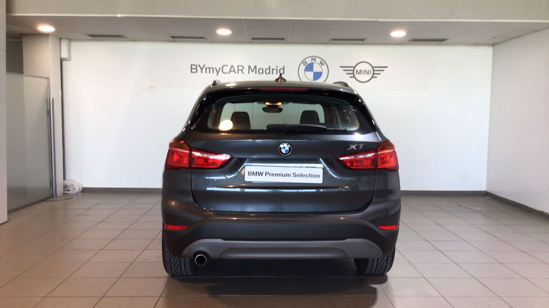 BMW X1 sDrive18d color Gris. Año 2017. 110KW(150CV). Diésel. En concesionario BYmyCAR Madrid - Alcalá de Madrid