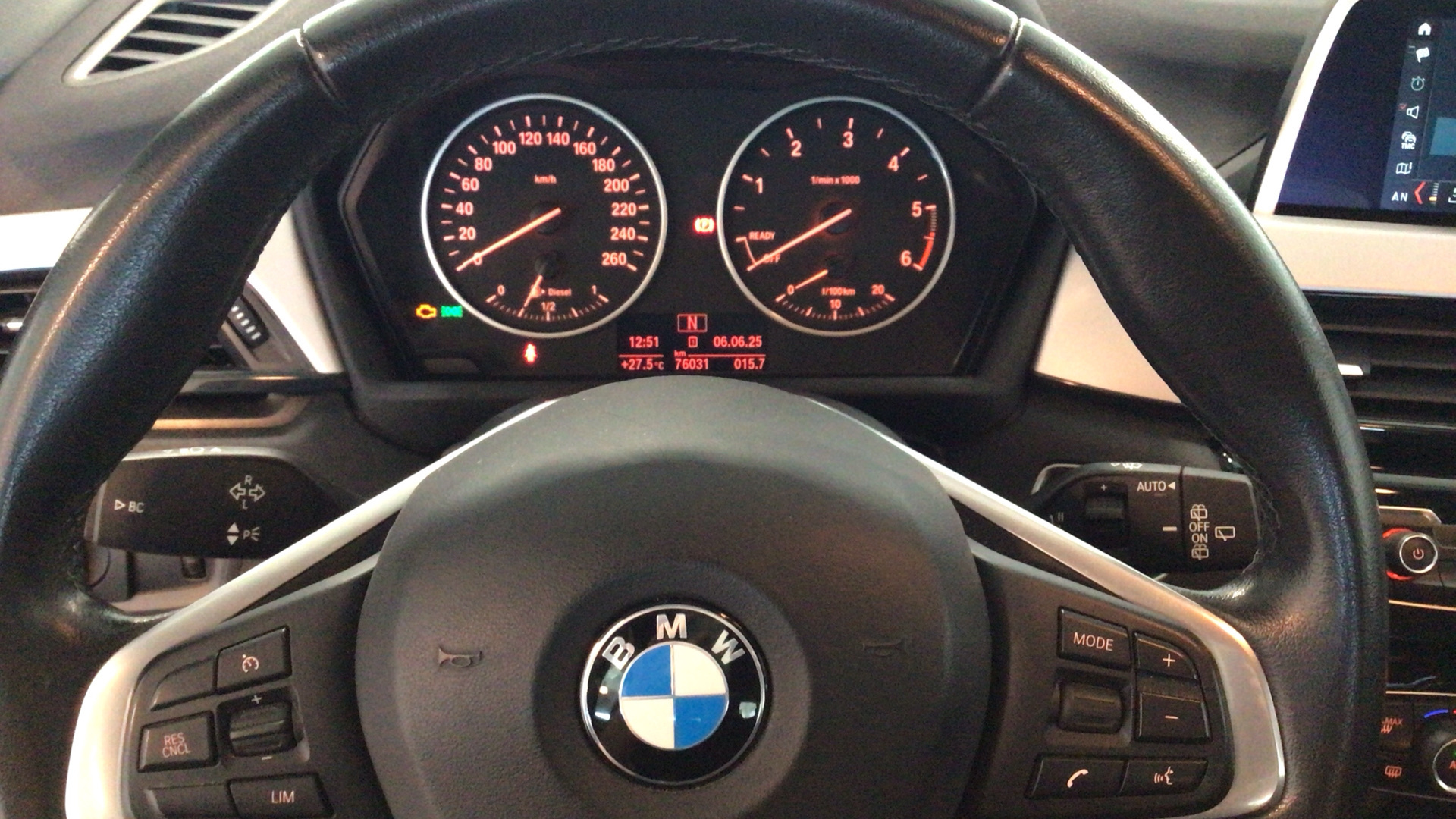 BMW X1 sDrive18d color Gris. Año 2017. 110KW(150CV). Diésel. En concesionario BYmyCAR Madrid - Alcalá de Madrid