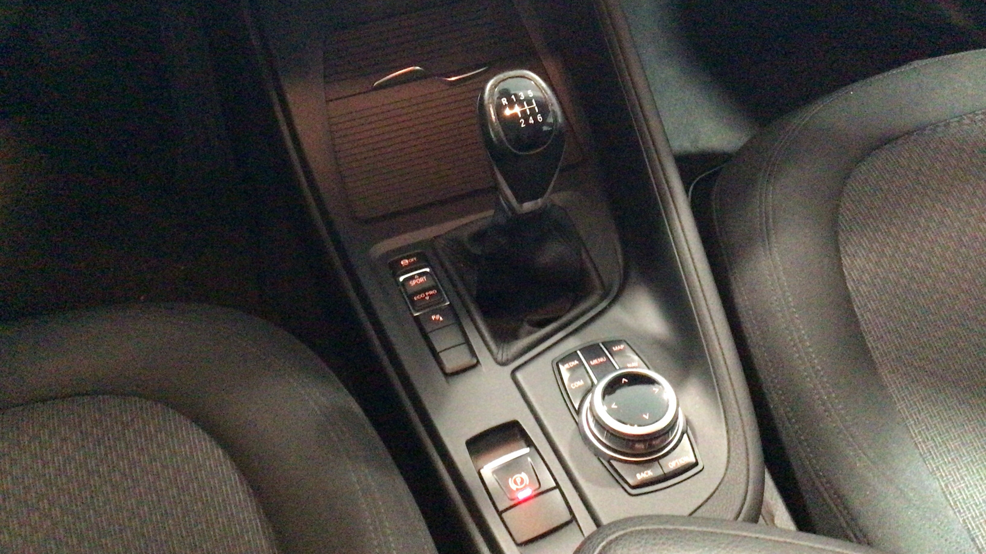 BMW X1 sDrive18d color Gris. Año 2017. 110KW(150CV). Diésel. En concesionario BYmyCAR Madrid - Alcalá de Madrid