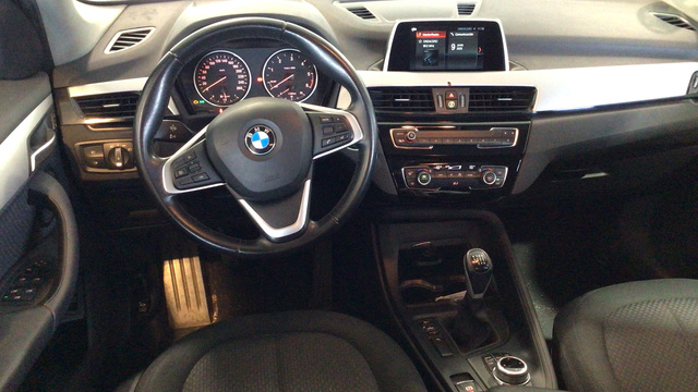 BMW X1 sDrive18d color Negro. Año 2018. 110KW(150CV). Diésel. En concesionario BYmyCAR Madrid - Alcalá de Madrid