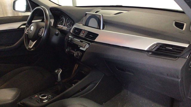 BMW X1 sDrive18d color Negro. Año 2018. 110KW(150CV). Diésel. En concesionario BYmyCAR Madrid - Alcalá de Madrid
