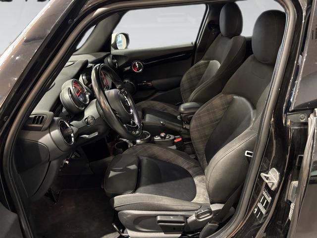 fotoG 10 del MINI MINI 5 Puertas Cooper SD Auto 125 kW (170 CV) 170cv Diésel del 2019 en Almería
