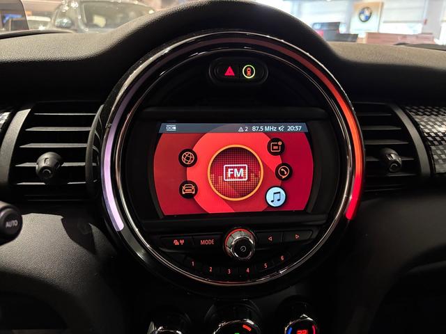 fotoG 13 del MINI MINI 5 Puertas Cooper SD Auto 125 kW (170 CV) 170cv Diésel del 2019 en Almería