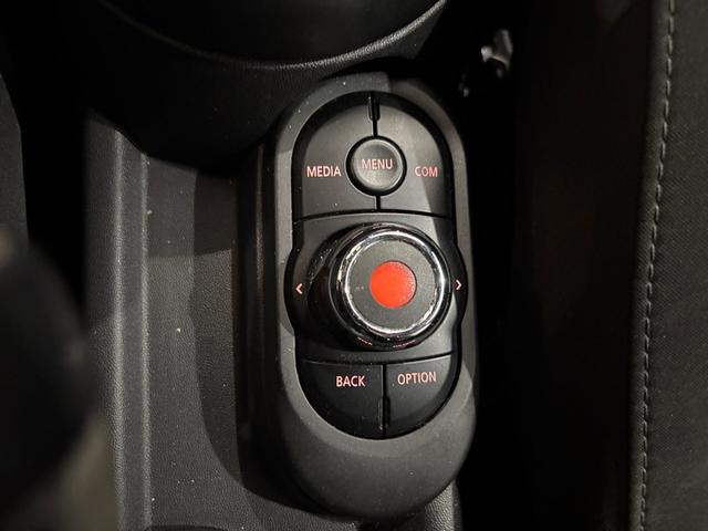 fotoG 17 del MINI MINI 5 Puertas Cooper SD Auto 125 kW (170 CV) 170cv Diésel del 2019 en Almería