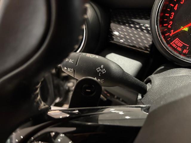 fotoG 23 del MINI MINI 5 Puertas Cooper SD Auto 125 kW (170 CV) 170cv Diésel del 2019 en Almería