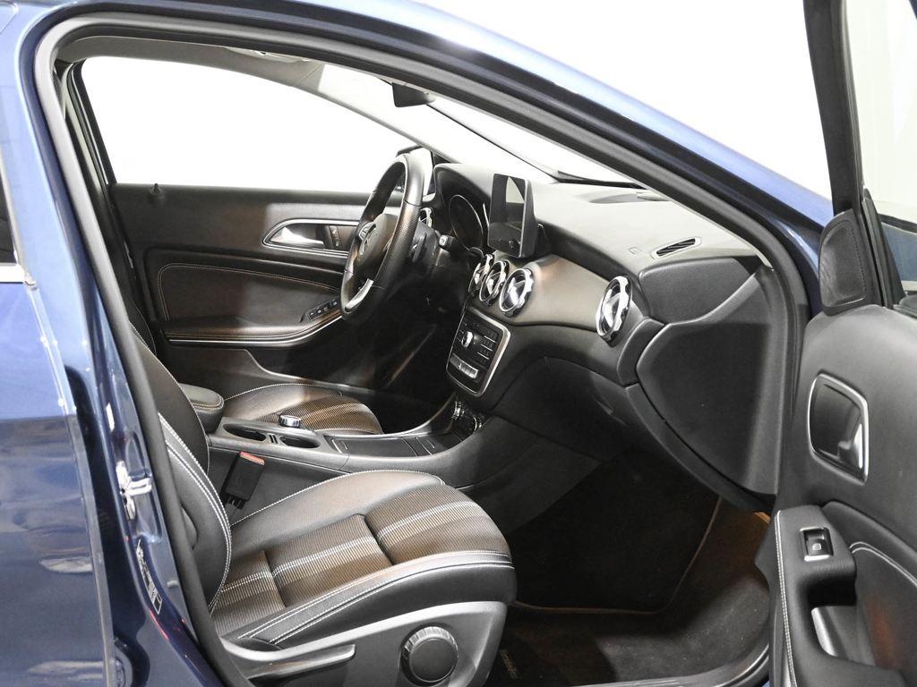 Mercedes-Benz GLA 200 115 kW (156 CV) 4