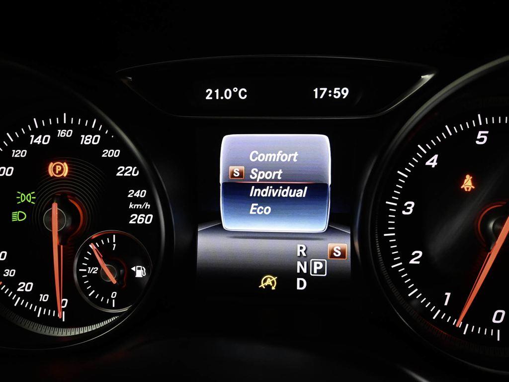 Mercedes-Benz GLA 200 115 kW (156 CV) 14