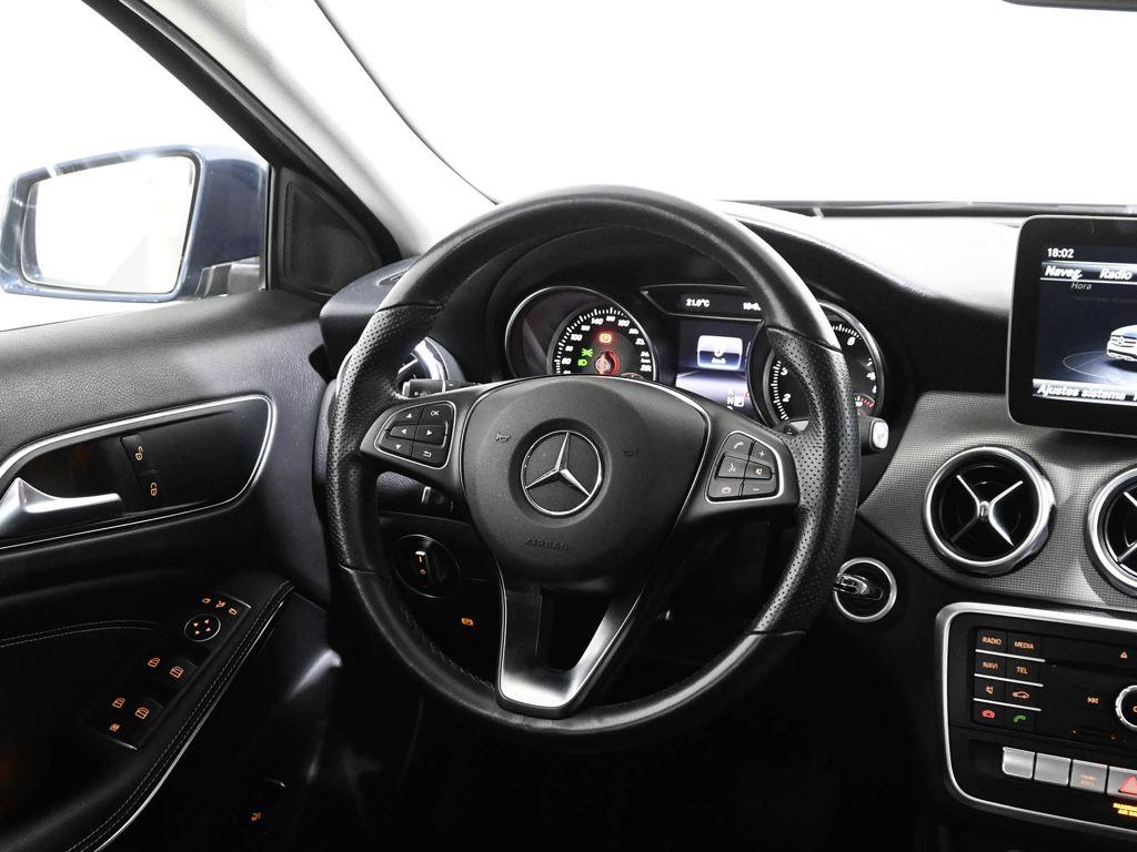 Mercedes-Benz GLA 200 115 kW (156 CV) 17
