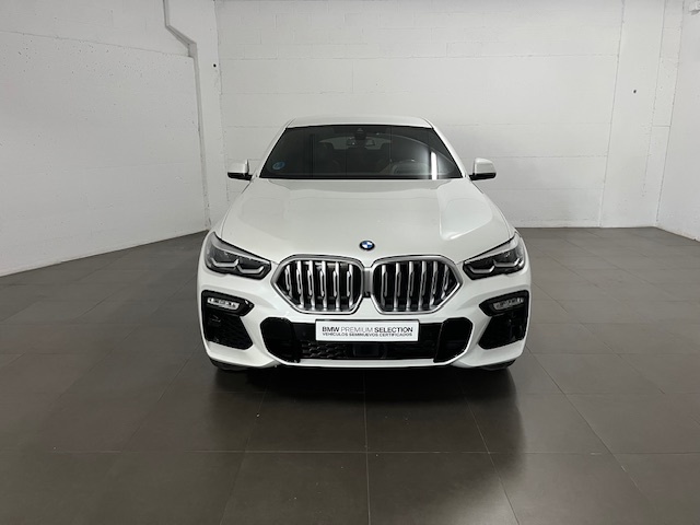 BMW X6 xDrive30d color Blanco. Año 2021. 210KW(286CV). Diésel. En concesionario Amiocar S.A. de Coruña