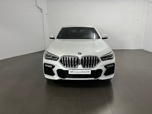 Fotos de BMW X6 xDrive30d color Blanco. Año 2021. 210KW(286CV). Diésel. En concesionario Amiocar S.A. de Coruña