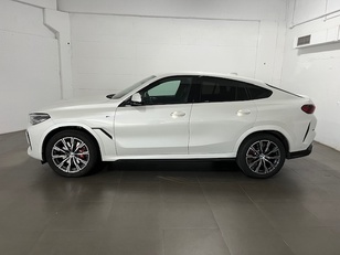 Fotos de BMW X6 xDrive30d color Blanco. Año 2021. 210KW(286CV). Diésel. En concesionario Amiocar S.A. de Coruña