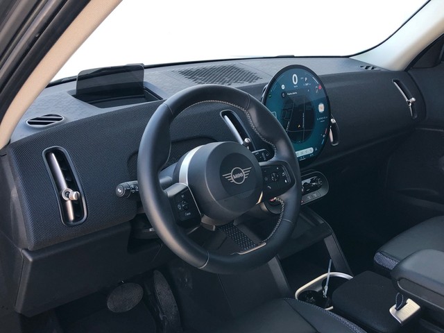 fotoG 12 del MINI MINI Countryman C 125 kW (170 CV) 170cv Gasolina del 2024 en Madrid