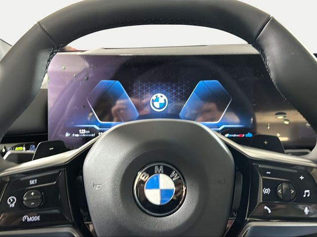 BMW Serie 5 520d color Azul. Año 2024. 145KW(197CV). Diésel. En concesionario San Pablo Motor | Su Eminencia de Sevilla