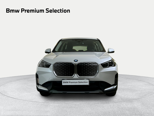 BMW iX1 xDrive30 color Blanco. Año 2024. 230KW(313CV). Eléctrico. En concesionario San Pablo Motor | Su Eminencia de Sevilla