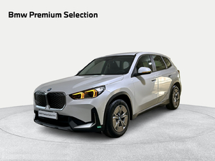 Fotos de BMW iX1 xDrive30 color Blanco. Año 2024. 230KW(313CV). Eléctrico. En concesionario San Pablo Motor | Su Eminencia de Sevilla