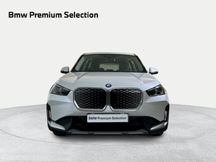 Fotos de BMW iX1 xDrive30 color Blanco. Año 2024. 230KW(313CV). Eléctrico. En concesionario San Pablo Motor | Su Eminencia de Sevilla
