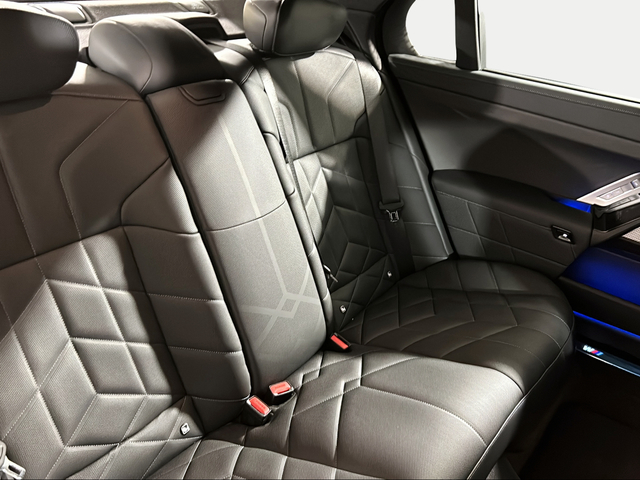 BMW Serie 7 740d color Gris. Año 2024. 220KW(299CV). Diésel. En concesionario San Pablo Motor | Su Eminencia de Sevilla