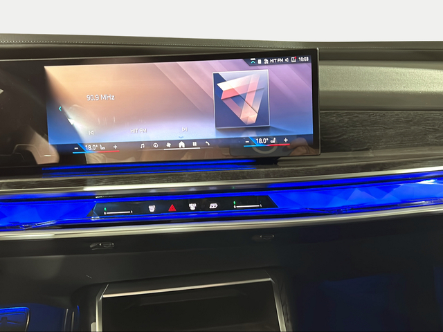 BMW Serie 7 740d color Gris. Año 2024. 220KW(299CV). Diésel. En concesionario San Pablo Motor | Su Eminencia de Sevilla