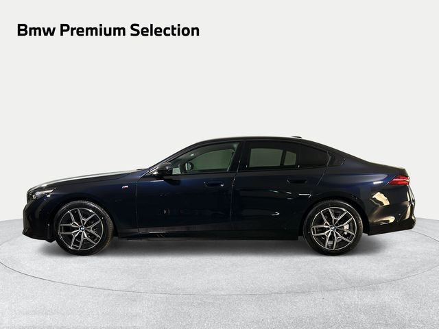 BMW Serie 5 520d color Negro. Año 2024. 145KW(197CV). Diésel. En concesionario San Pablo Motor | Su Eminencia de Sevilla