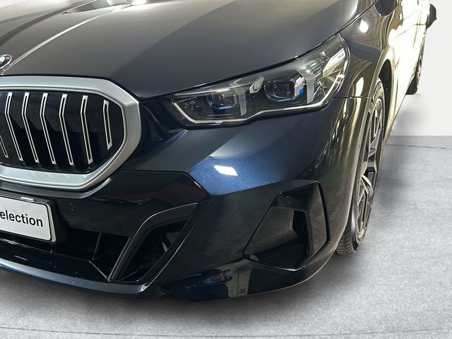 BMW Serie 5 520d color Negro. Año 2024. 145KW(197CV). Diésel. En concesionario San Pablo Motor | Su Eminencia de Sevilla