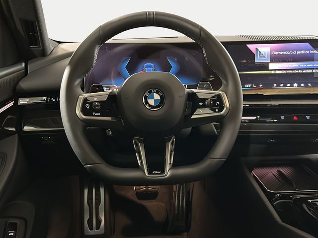 BMW Serie 5 520d color Negro. Año 2024. 145KW(197CV). Diésel. En concesionario San Pablo Motor | Su Eminencia de Sevilla