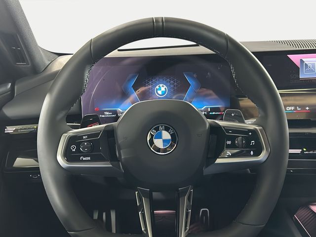 BMW Serie 5 520d color Negro. Año 2024. 145KW(197CV). Diésel. En concesionario San Pablo Motor | Su Eminencia de Sevilla
