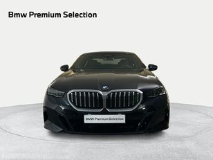 Fotos de BMW Serie 5 520d color Negro. Año 2024. 145KW(197CV). Diésel. En concesionario San Pablo Motor | Su Eminencia de Sevilla