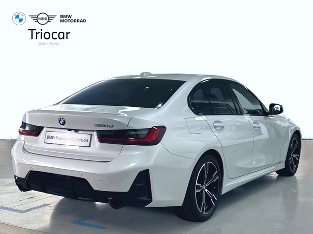 BMW Serie 3 320d color Blanco. Año 2024. 140KW(190CV). Diésel. En concesionario Triocar Avilés (Bmw y Mini) de Asturias