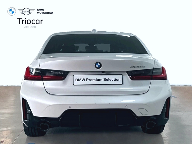 BMW Serie 3 320d color Blanco. Año 2024. 140KW(190CV). Diésel. En concesionario Triocar Avilés (Bmw y Mini) de Asturias