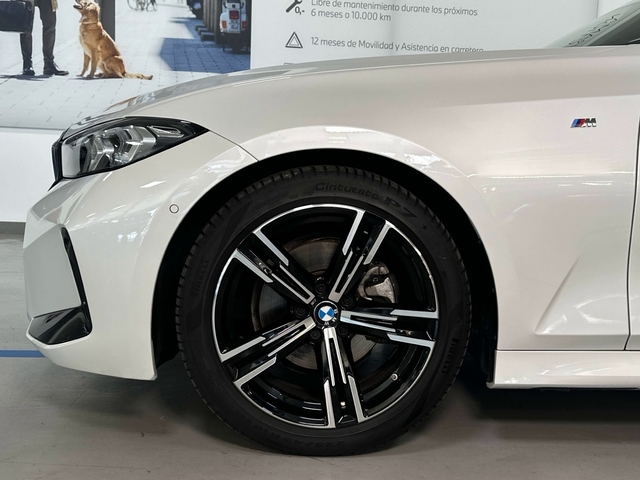 BMW Serie 3 320d color Blanco. Año 2024. 140KW(190CV). Diésel. En concesionario Triocar Avilés (Bmw y Mini) de Asturias