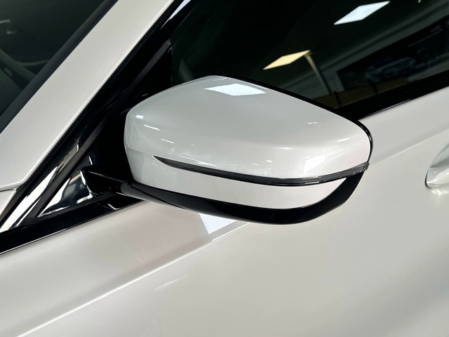 BMW Serie 3 320d color Blanco. Año 2024. 140KW(190CV). Diésel. En concesionario Triocar Avilés (Bmw y Mini) de Asturias