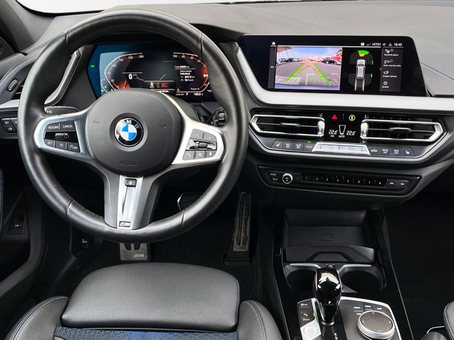 BMW Serie 1 120i color Gris. Año 2024. 131KW(178CV). Gasolina. En concesionario CARTAGENA PREMIUM S.L. de Murcia