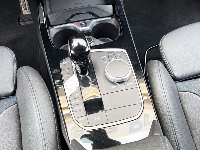 BMW Serie 1 120i color Gris. Año 2024. 131KW(178CV). Gasolina. En concesionario CARTAGENA PREMIUM S.L. de Murcia